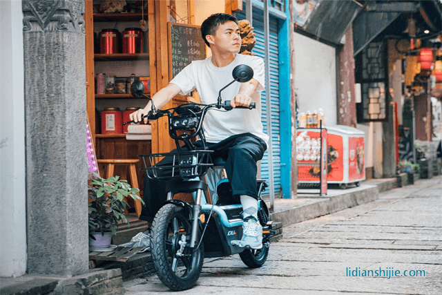 速珂（SUPER SOCO）DU系列智能踏板電動自行車