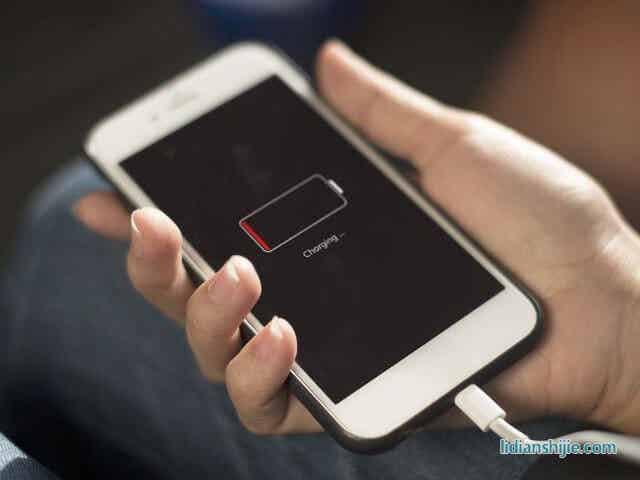 為什么鋰電池技術都獲得諾貝爾獎了，還解決不了手機一天一充的現狀？