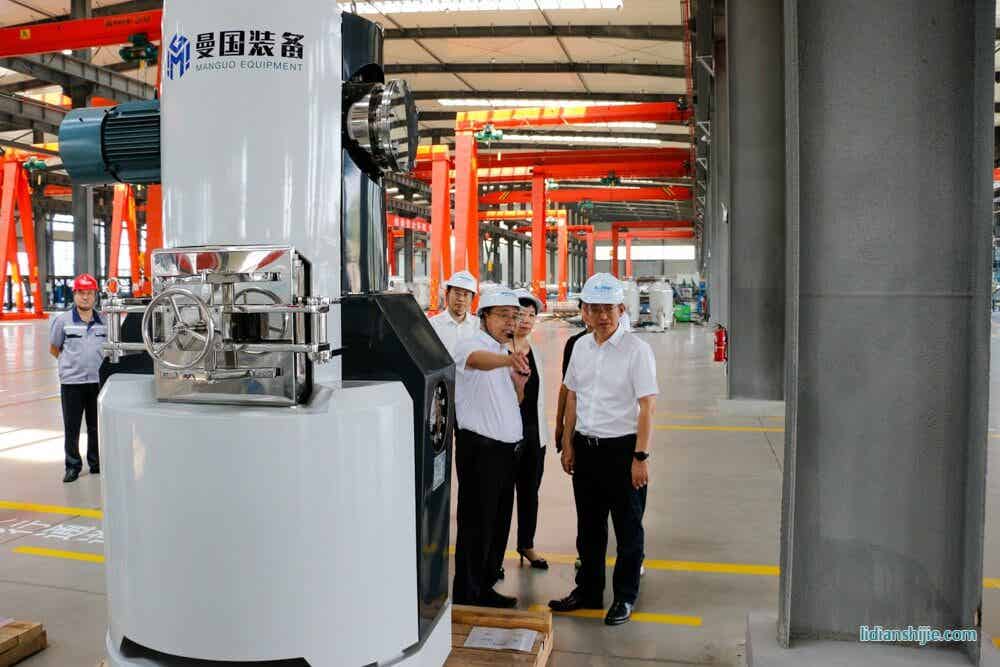 秦皇島市長蒞臨曼國裝備調研指導工作