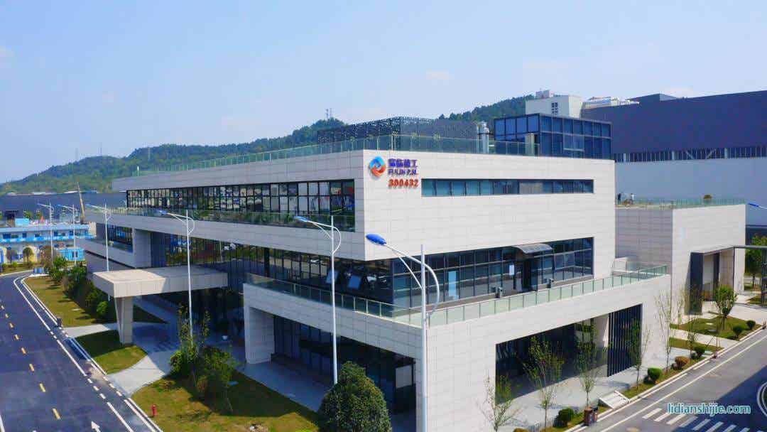 位于射洪鋰電高新產業園內的企業