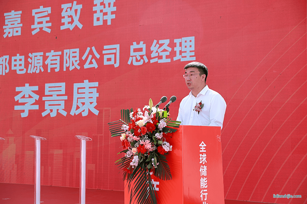 酒泉市委常委、市政府黨組成員、市委秘書長石峰