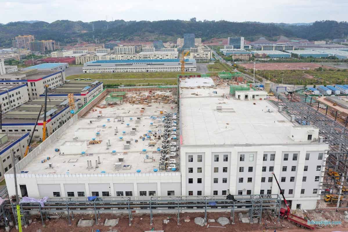 宜賓鋰寶鋰電正極材料項目二期二標(biāo)段迎來全面封頂 宜賓鋰寶鋰電正極材料項目二期二標(biāo)段迎來全面封頂