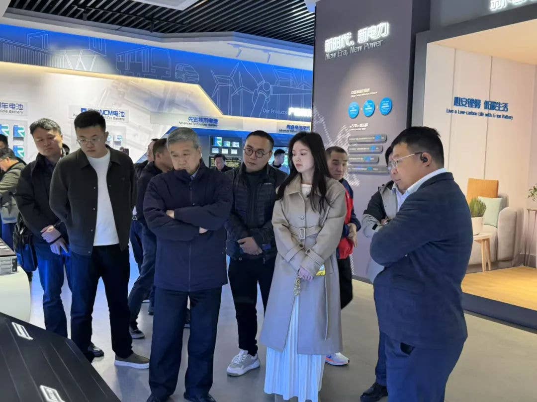 中國(guó)電池工業(yè)協(xié)會(huì)副理事長(zhǎng)兼執(zhí)行秘書長(zhǎng)王建新率隊(duì)調(diào)研瑞浦蘭鈞