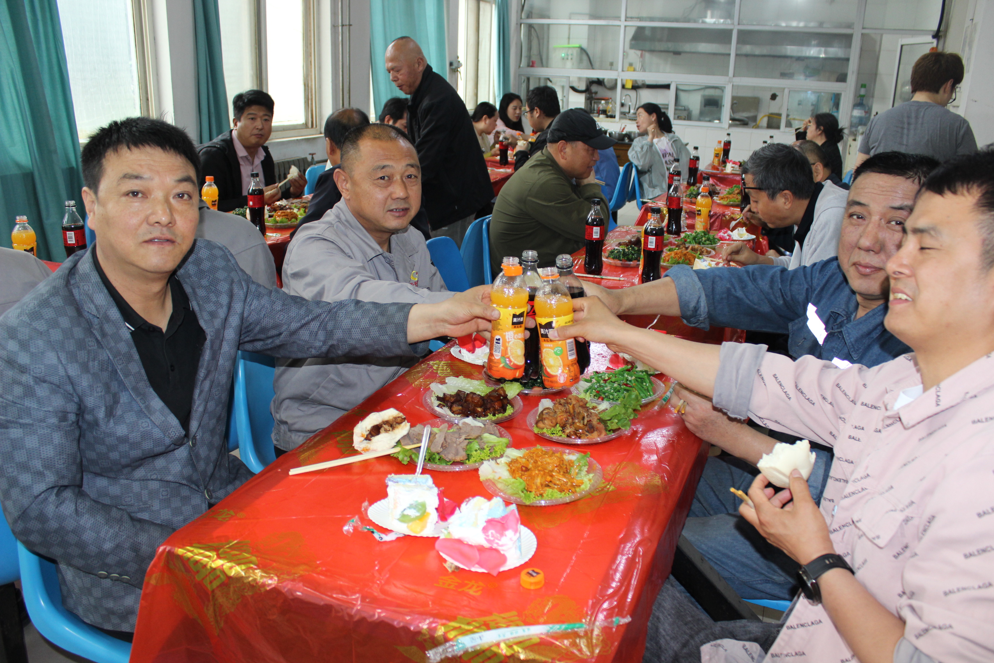 咸陽華光窯爐設備有限公司21周年慶典 咸陽華光窯爐設備有限公司21周年慶典