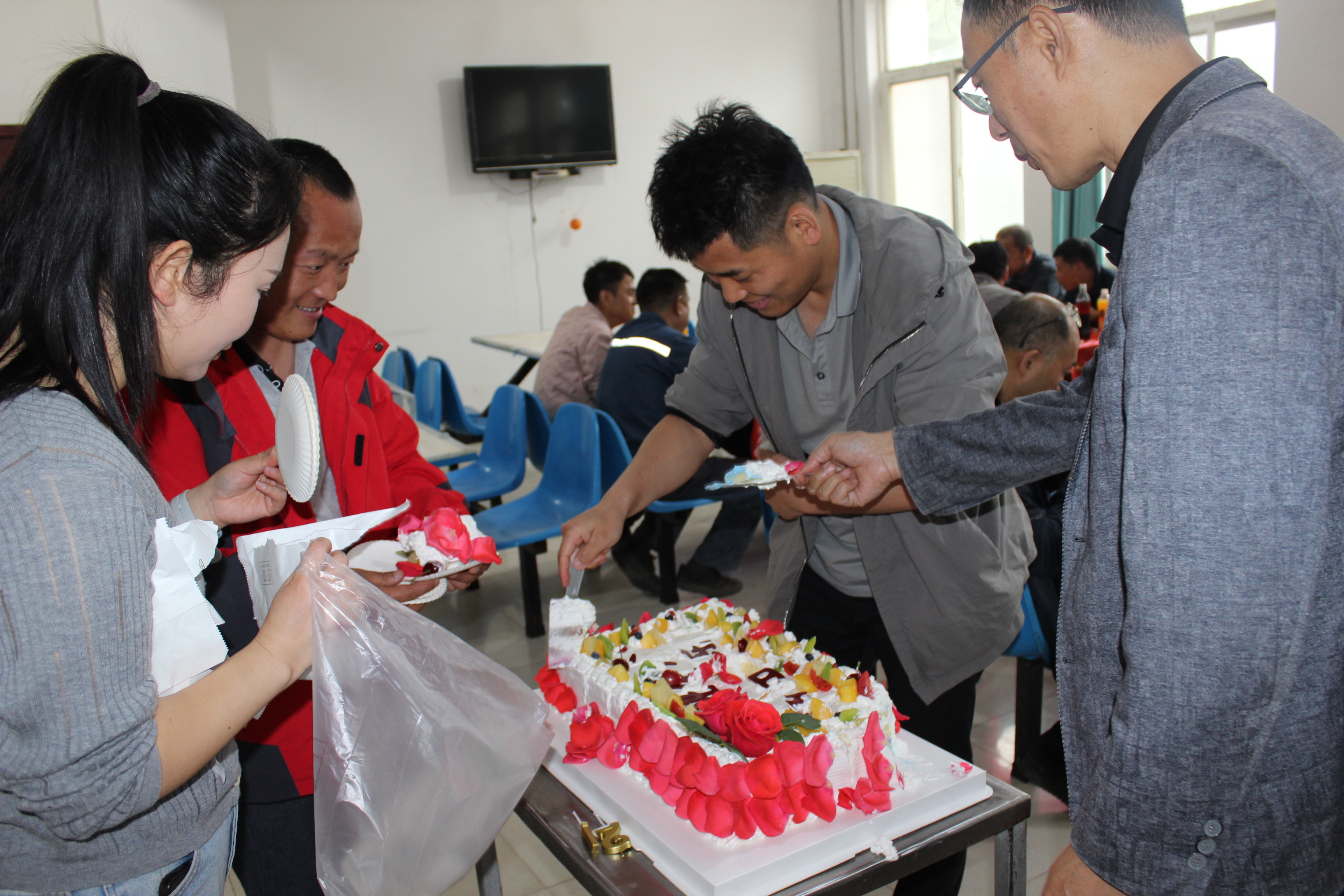 咸陽華光窯爐設備有限公司21周年慶典 咸陽華光窯爐設備有限公司21周年慶典